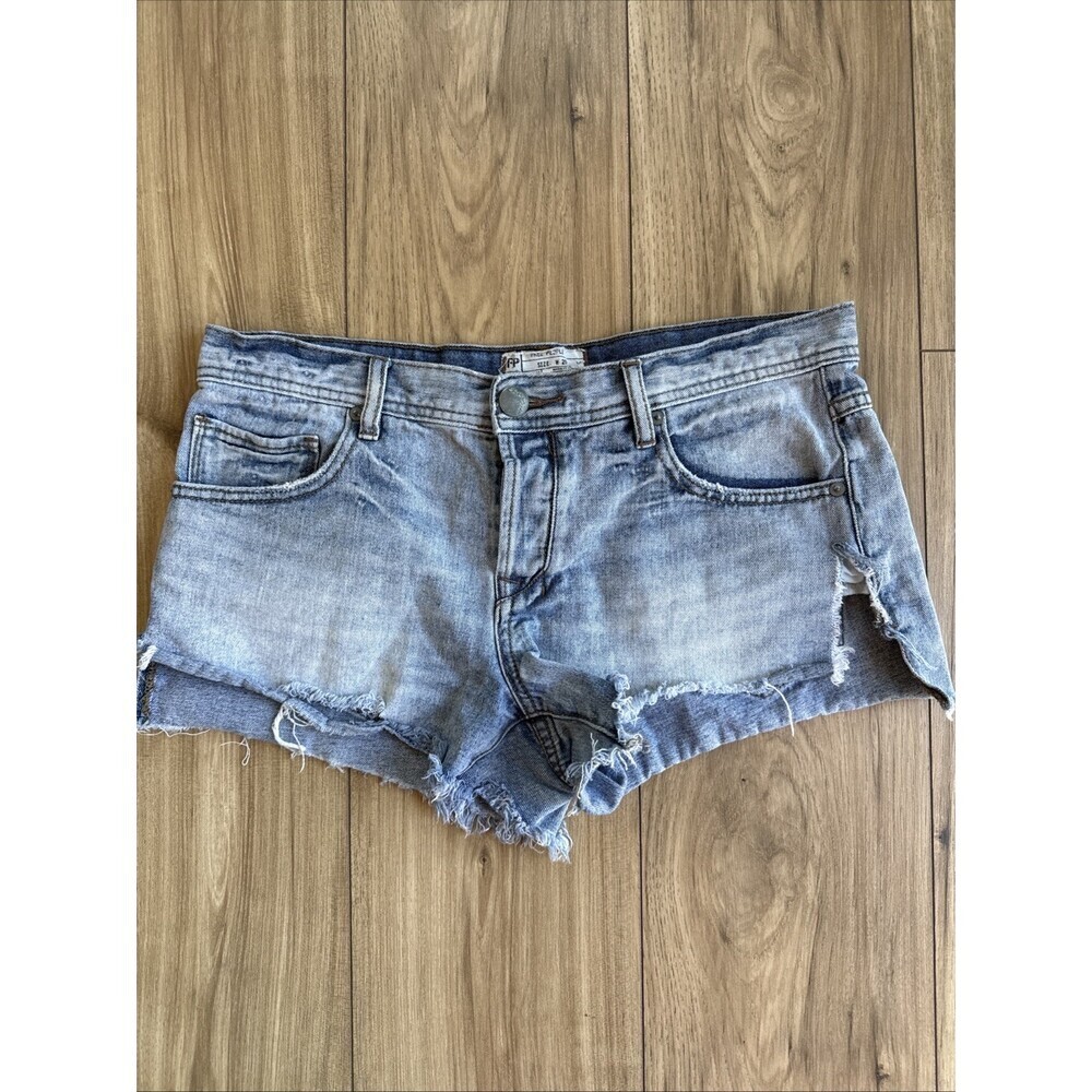 Free People Distressed Cutoff Denim Jean Shorts Women's Size 28 Button Fly Torn